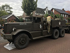 Britse bevrijdingskolonne in Mierlo.